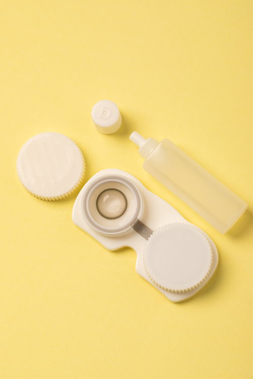 隐形眼镜护眼爱眼日近视眼摄影图 摄影