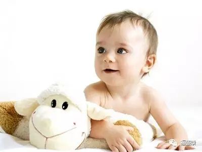 麻痹性斜视与近视性弱视的临床特征探讨